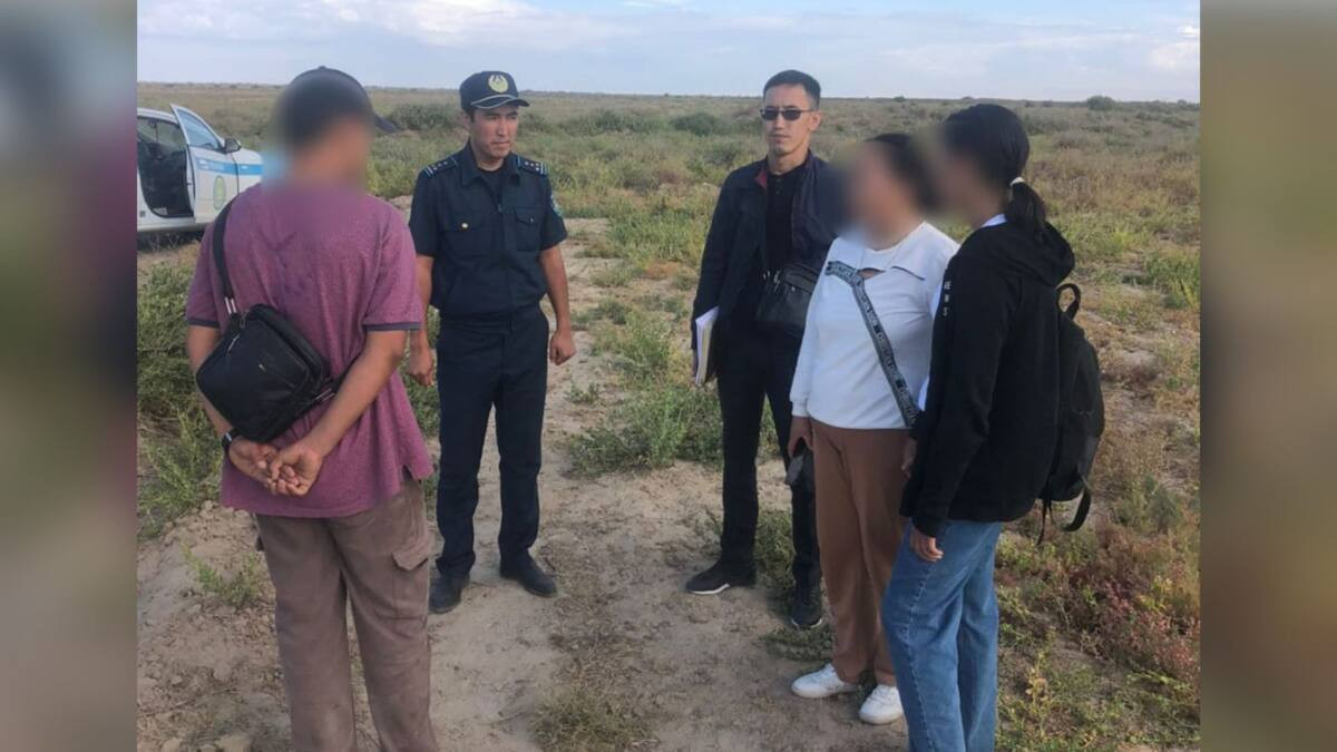 Гуляла со знакомым: пропавшую школьницу нашли полицейские Туркестанской области