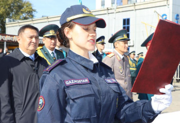 Первые девушки-курсанты Академии гражданской защиты приняли присягу