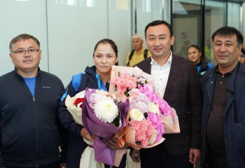 Астаналықтар әлем чемпионатының қола жүлдегері атанған Жәмилә Бақбергенованы қарсы алды