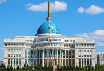 Қасым-Жомарт Тоқаев қазақстандықтарды Еңбек күнімен құттықтады