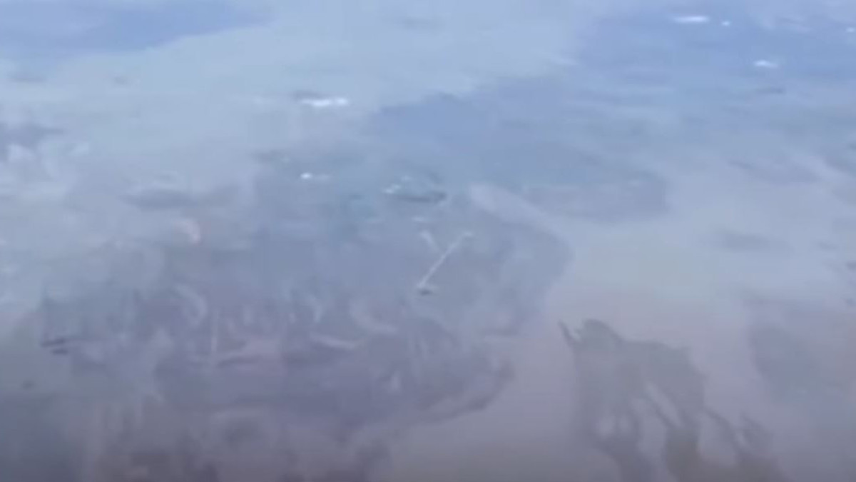 Высыхающий Каспий показал пилот с высоты полёта
