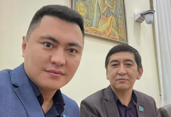 “Үкіметтегілер бізді ұната бермейді”. Дәулет Мұқаев мәжілістегі жұмысы туралы айтты