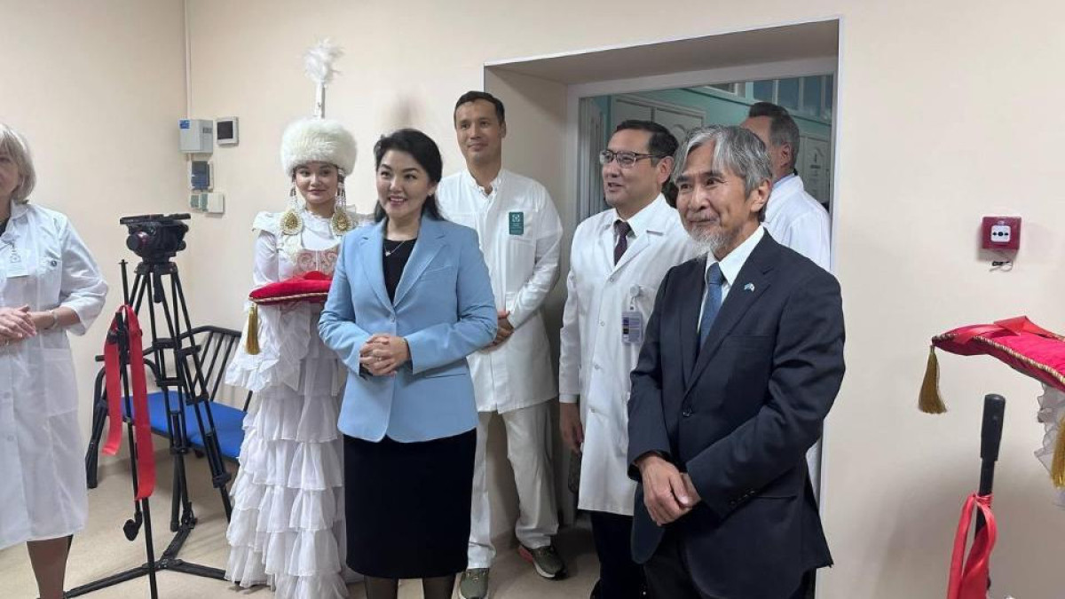 Столичному научному центру подарило медоборудование посольство Японии