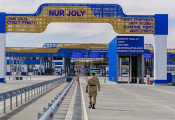 Казахстан временно закроет границу с Китаем