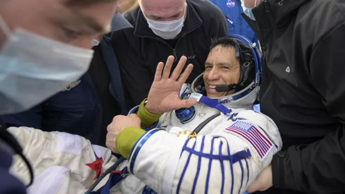 Американец установил рекорд пребывания в космосе для астронавта НАСА