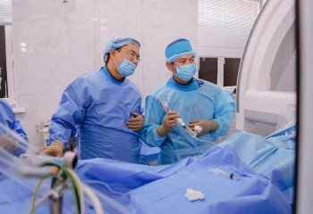 Белгілі нейрохирург Жамбылда бір күнде 8 күрделі операция жасады