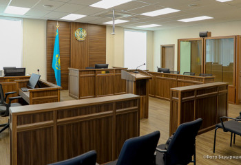 Подростки избили пожилого прохожего и избежали наказания в Алматы