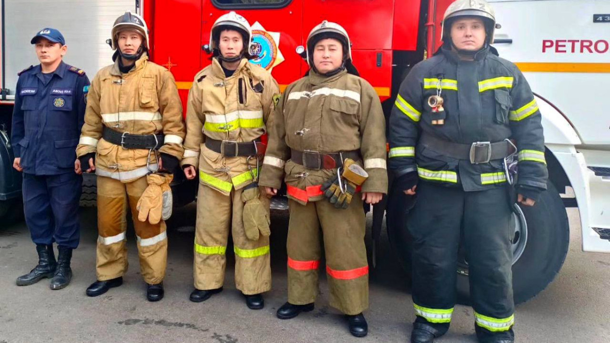 Петропавловские пожарные спасли маленького ребёнка, который чуть не задохнулся в дыму