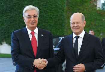 Tokayev meets German Chancellor Olaf Scholz