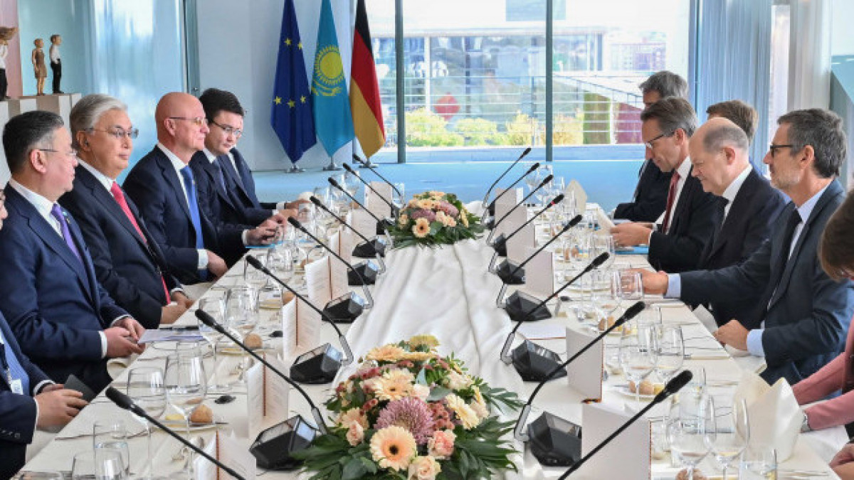Head of State holds talks with German Federal Chancellor Olaf Scholz