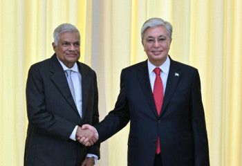 President Tokayev  holds a meeting with Sri Lanka President Ranil Wickremesinghe