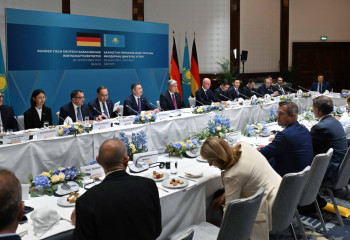 Президент принял участие в «круглом столе» деловых кругов Казахстана и Германии