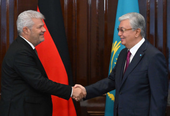 Head of State holds a meeting with Vice President of STADA Group