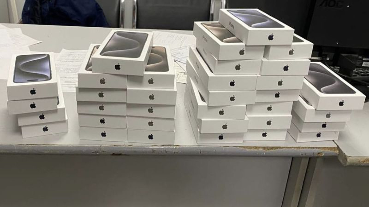 Қазақстанға заңсыз әкелінген iPhone 15 смартфондары тәркіленді
