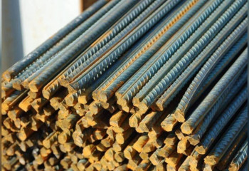 Шымкентте бір тоннаға жуық темір ұрлағандар 4 жылға сотталды