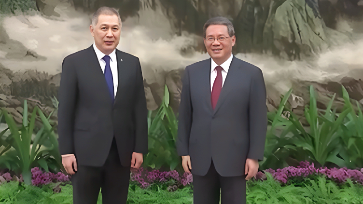 Посол Казахстана встретился с премьером Госсовета КНР