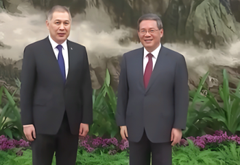 Посол Казахстана встретился с премьером Госсовета КНР