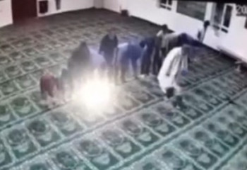 Имам ударил мальчика во время намаза – детский омбудсмен рассказала подробности