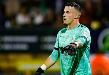 Вратарь получил удар в голову и едва не погиб в матче чемпионата Нидерландов