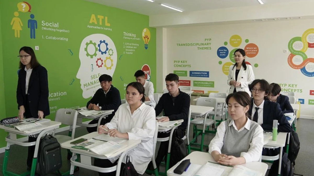 Зарплату учителей повысили в 2 раза за 4 года в Казахстане