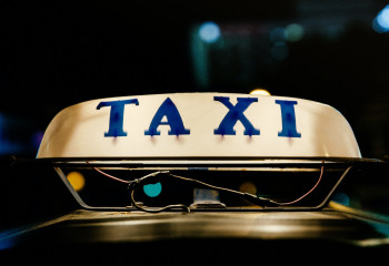 Требования к водителям агрегаторов такси ужесточат в Казахстане