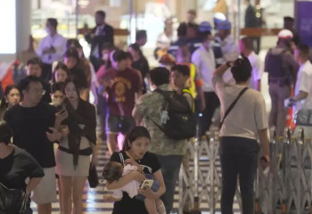 Подросток открыл стрельбу в торговом центре Бангкока