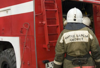 Таразда көпқабатты үй өртеніп, бір адам қайтыс болды