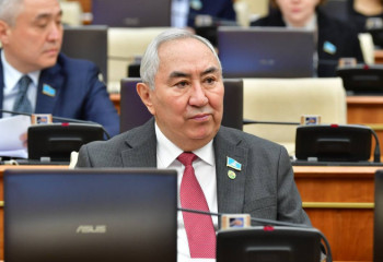 Елімізде халықаралық банктерді әкелу керек - Жигули Дайрабаев