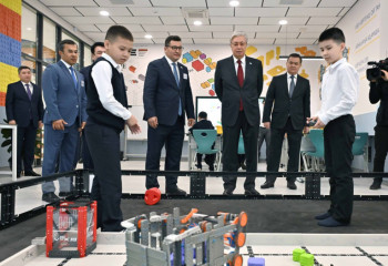 Мемлекет басшысы Астана қаласындағы «SANA» оқушылар сарайын аралап көрді