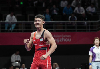 Kazakh wrestler grabs silver  at 19th Asian Games in Hangzhou