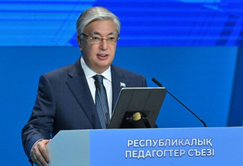 Президент ұстаздарды кәсіби мерекелерімен құттықтады