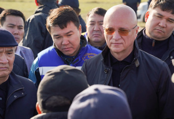 Роман Скляр встретился с жителями поселка Бестобе Акмолинской области