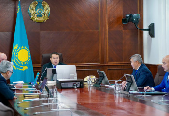 Алихан Смаилов представил нового руководителя холдинга «Байтерек»