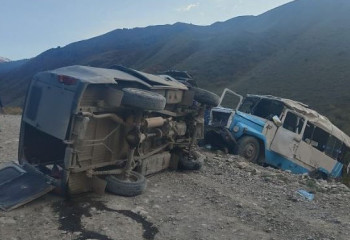 Два автобуса с пассажирами столкнулись в Алматинской области