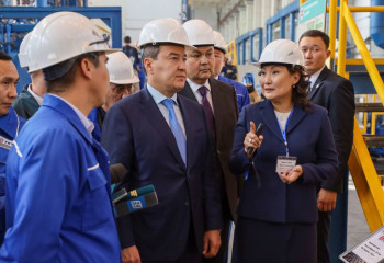 Алихан Смаилов посетил ряд крупных предприятий ВКО