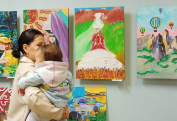 Выставка юных художников «Волшебная кисть» проходит в Костанае