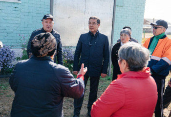 Аким Абайской области выслушал проблемы сельчан