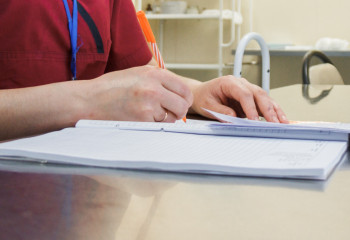 Могут запретить водить авто: что ждет незастрахованных в системе медстрахования Казахстанцев