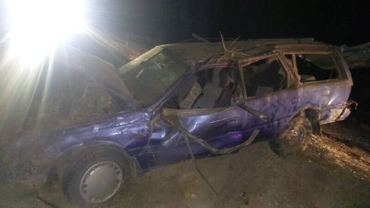 Военнослужащий потерял управление и перевернул машину на трассе в Жетысу