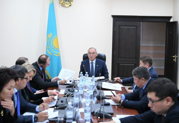 Сенатта балаларға Ұлттық қордан қаражат есептеу мәселелері туралы заң қаралды