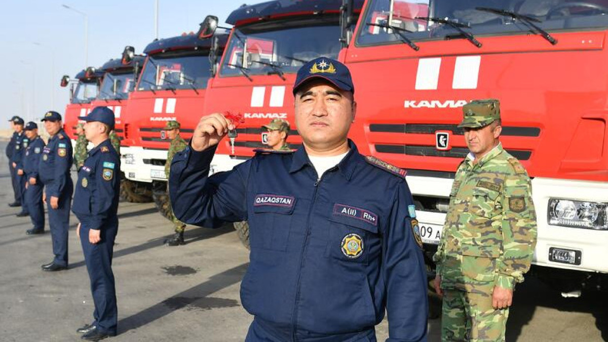 Новые машины подарили пожарным Туркестанской области