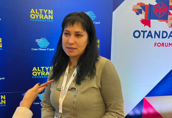 Благодаря Всемирной ассоциации казахов и Ассамблее народа Казахстана нашла своих родственников - участница форума «Отандастар»