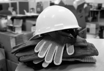 ШҚО-дағы кеніште екі жұмысшы топырақ астында қалды