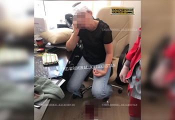 Ножницы воткнулись в голову турагента в Алматы