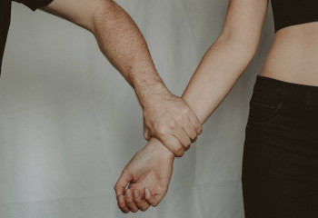 14-летнюю девочку три дня насиловали несколько парней, после один из них пытался её засватать