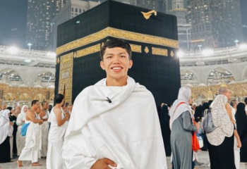 Санжар Ташкенбай Меккеге барды