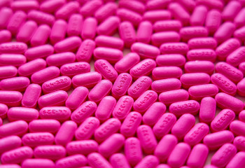 Из каких стран Казахстан получает лекарства и медоборудование