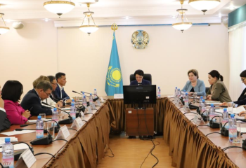 Светлана Жақыпова ҮЕҰ өкілдерімен кездесті