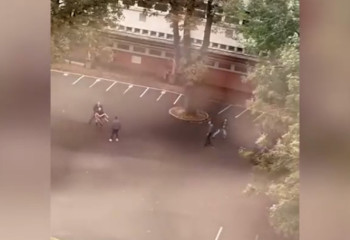 Францияда ер адам мектепке шабуылдап, бір адам көз жұмды