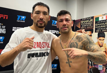 Жәнібек Әлімханұлының жекпе-жектен кейін қарсыласымен түскен суреті жария болды